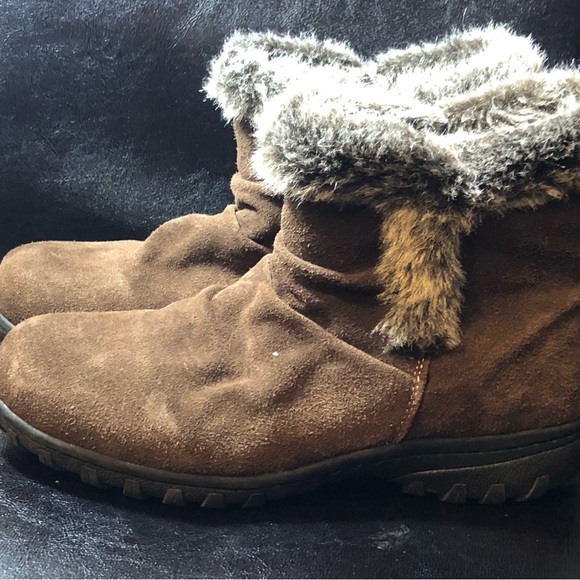 Khombu Lindsey Women’s Brown Suede Ankle Winter Boots Size 9 - Picture 2 of 11